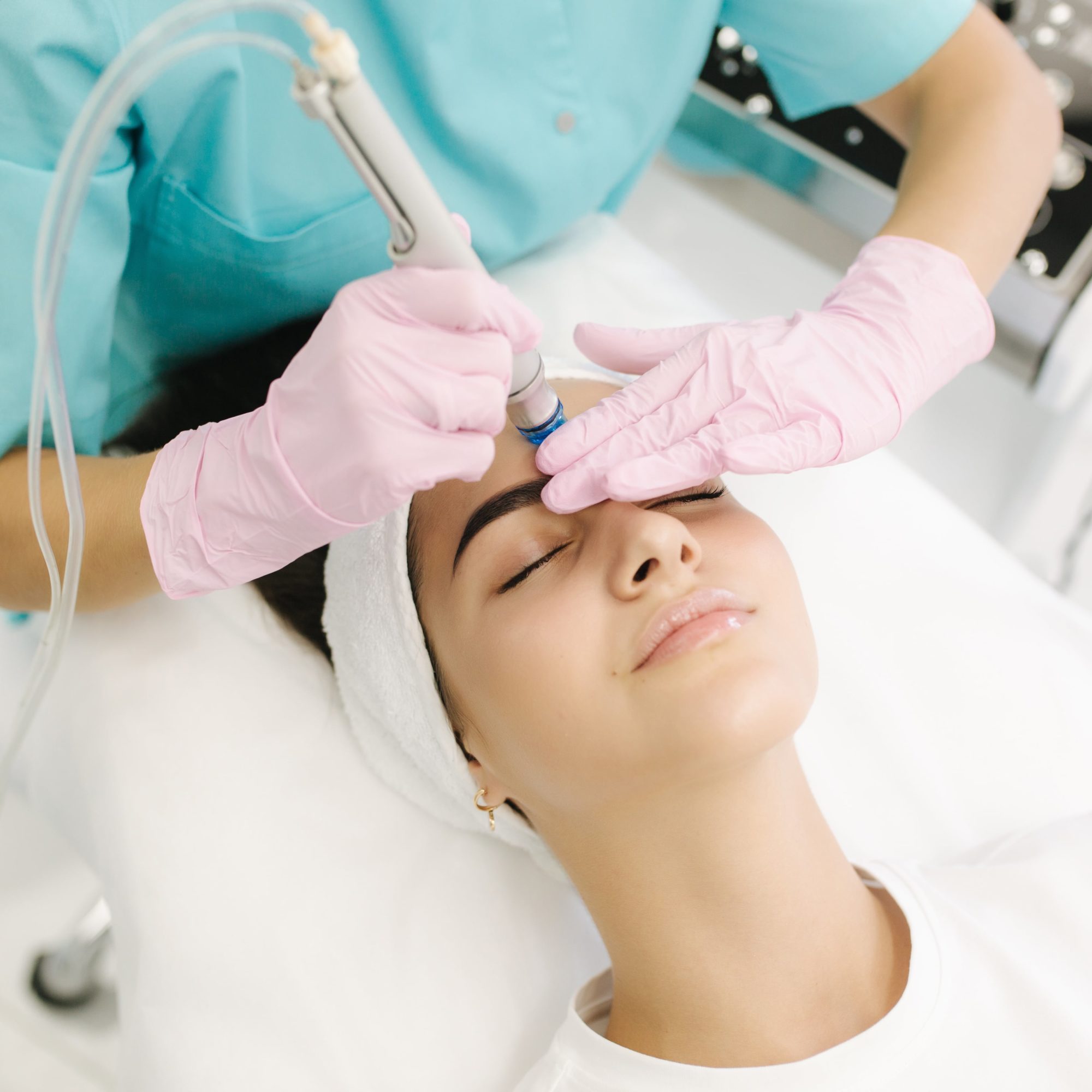 What are the benefits of the HydraFacial treatment